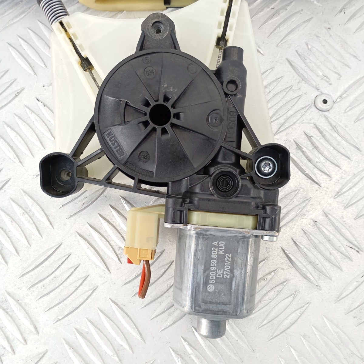 Alzacristalli Anteriore Sinistro VW T-Roc 2020 2GA837461F Bosch - immagine 6