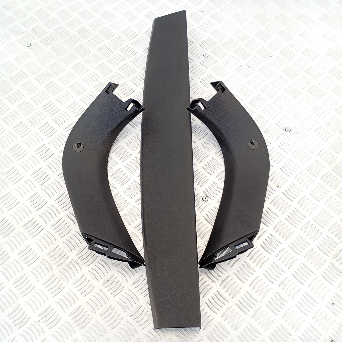 Inserto Paraurti Posteriore Ford Focus Mk4 Hatchback JX7BA46404ABW - immagine 4