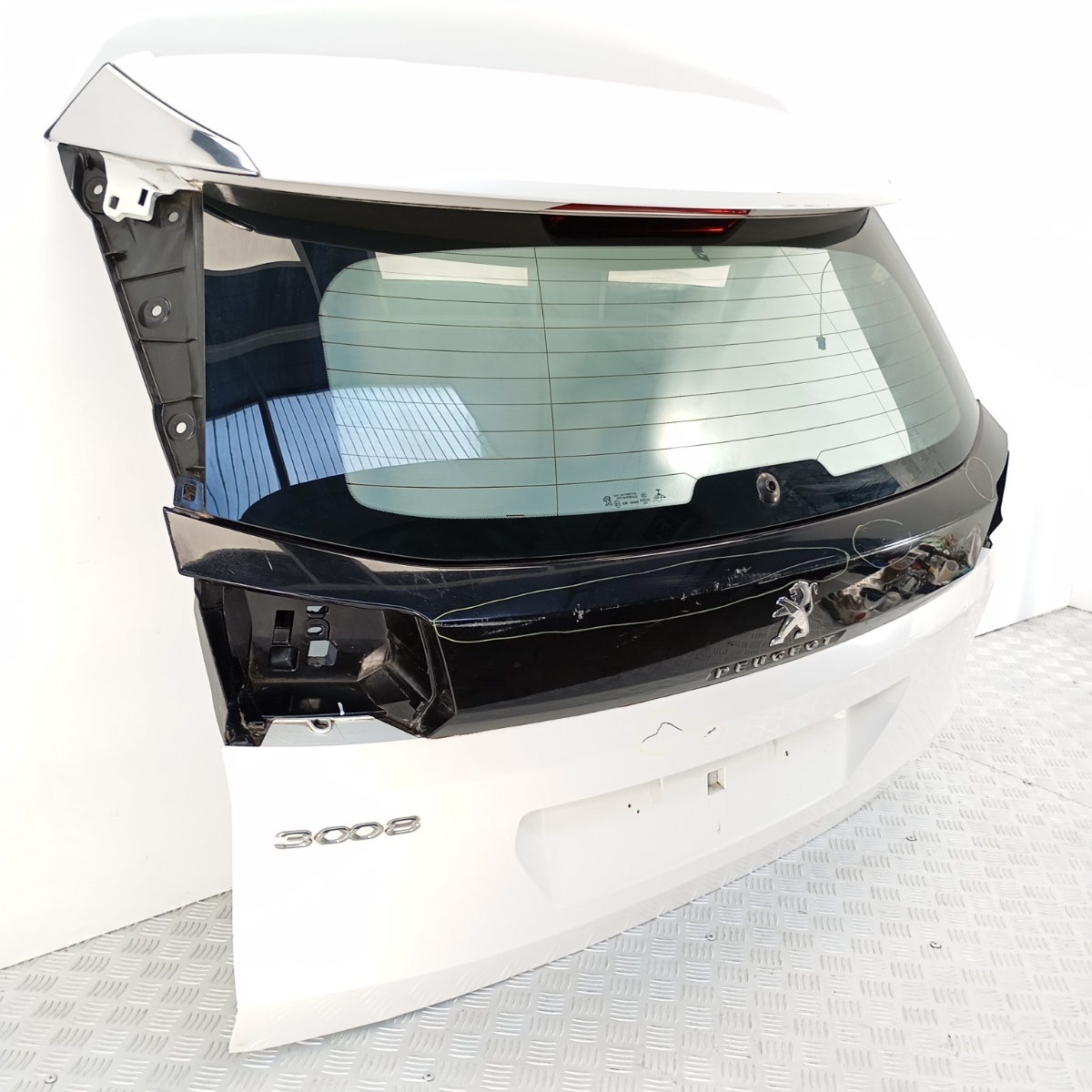 Portellone Posteriore Peugeot 3008 II 2016–2023 con Lunotto e Foro Telecamera - immagine 9