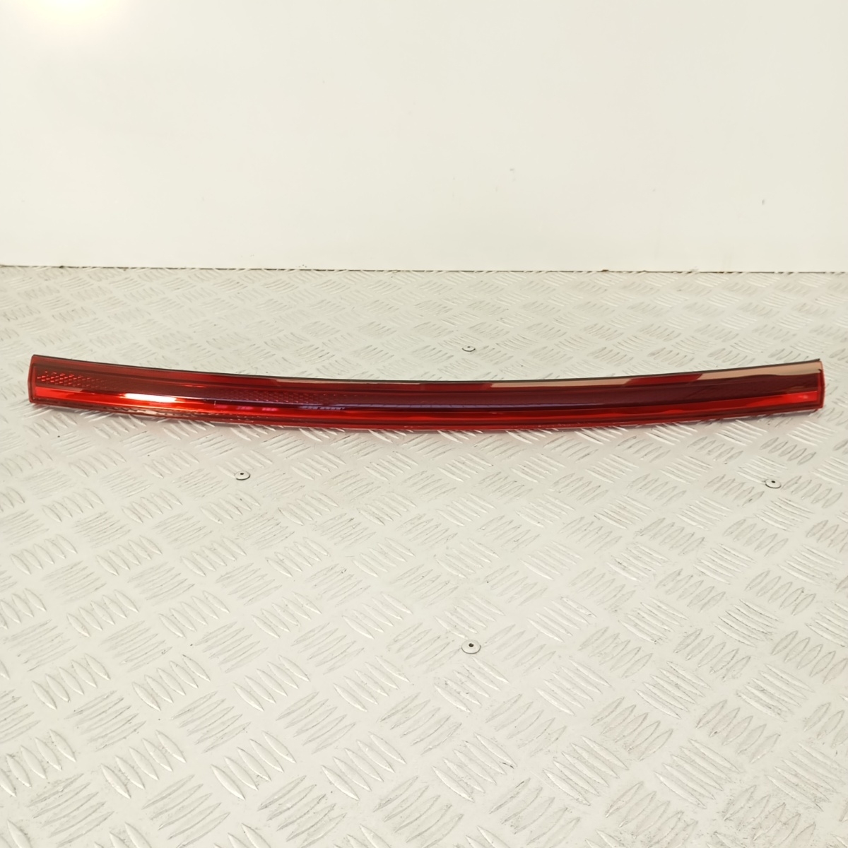 Catarinfrangente Portellone Posteriore KIA Sportage 2018-2021 OEM 87310F1500 - immagine 3