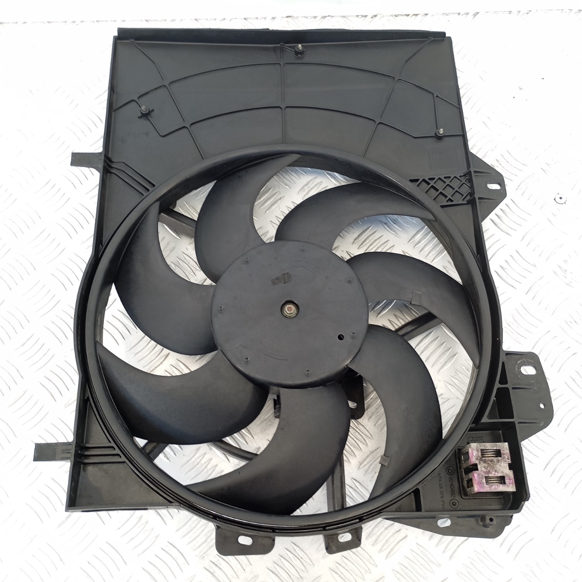 Gruppo Elettroventola Radiatore Peugeot 207 1.6 Citroën C2 C3 OEM 9653825880 - immagine 6