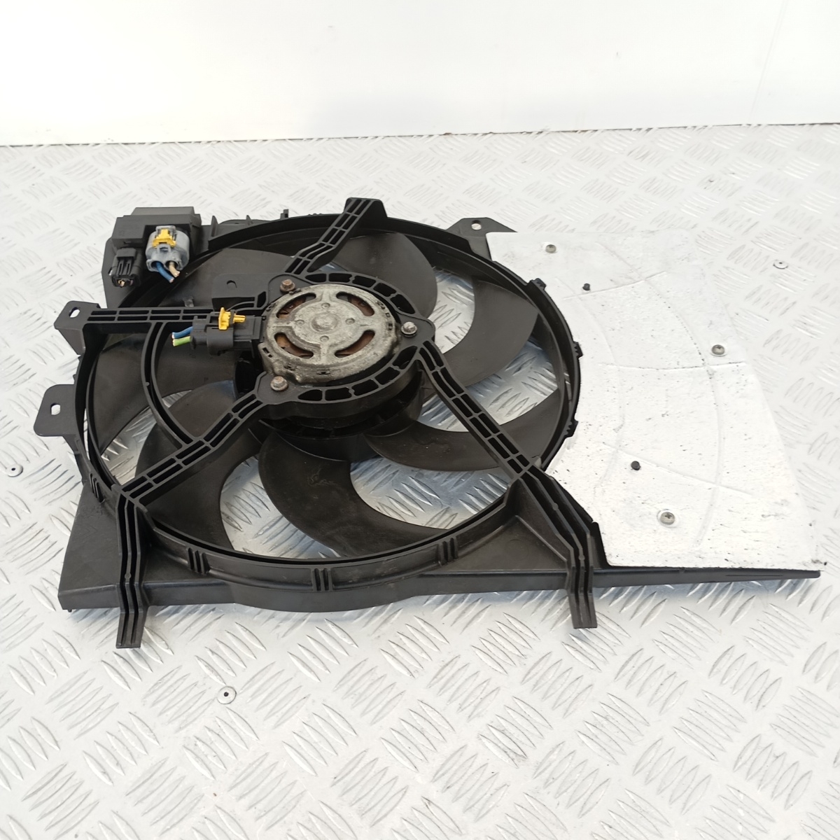Gruppo Elettroventola Radiatore Peugeot 207 1.6 Citroën C2 C3 OEM 9653825880 - immagine 8