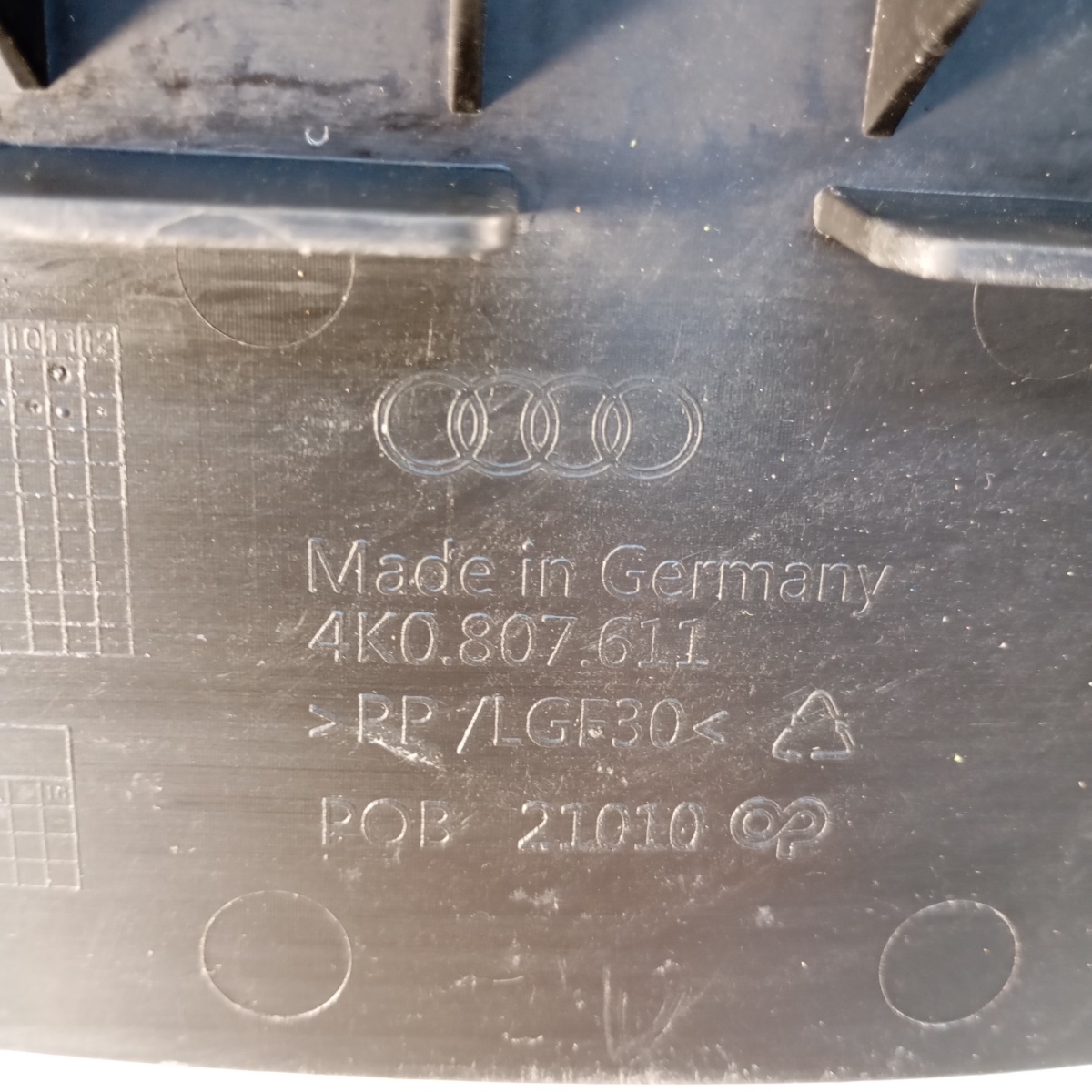 Protezione Sottoscocca Anteriore Audi A6 C8 2019–2025 OEM 4K0807611 - immagine 3