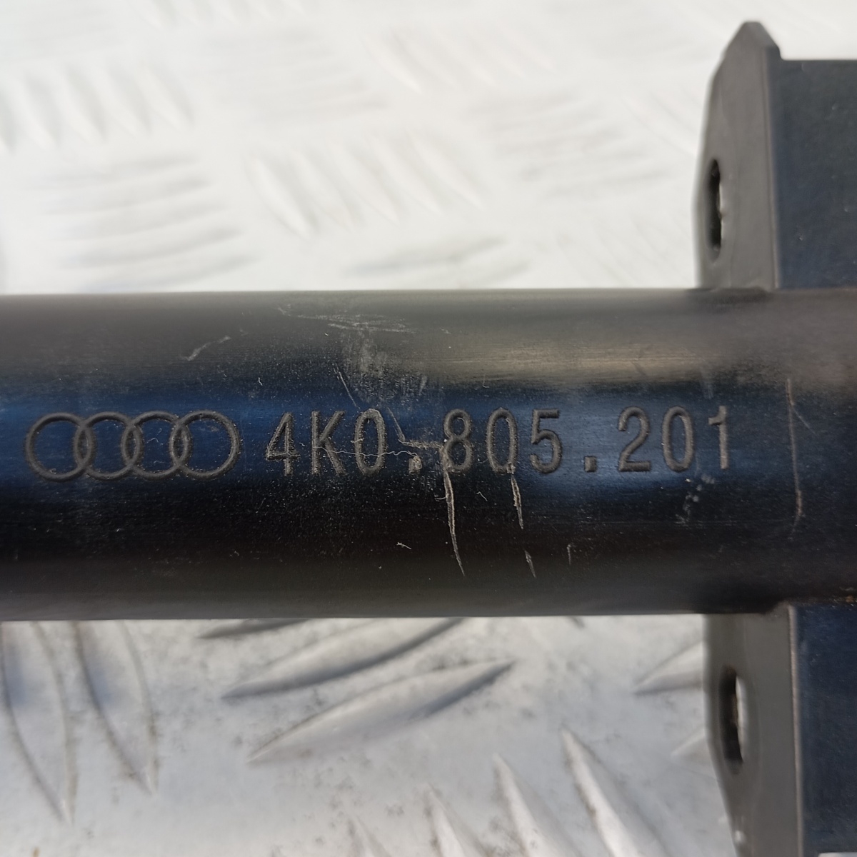 Supporto Radiatore Audi A6 C8 A7 Q5 2.0 3.0 TDI TFSI OEM 4K0805201 - immagine 5