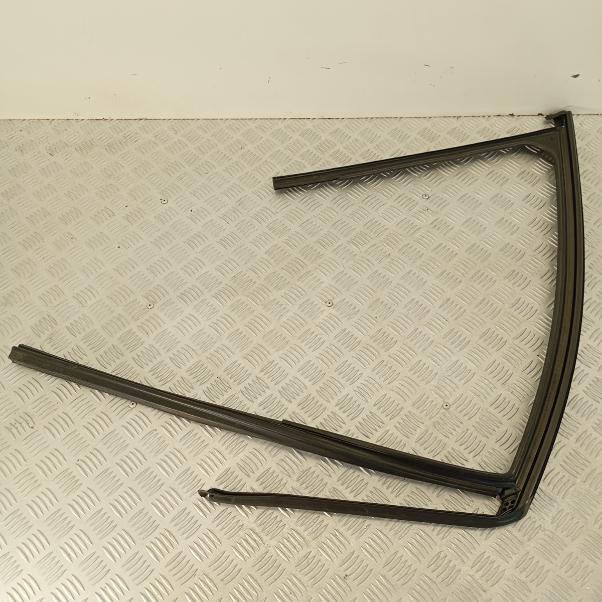 Guida Vetro Anteriore Sinistra BMW Serie 2 F45 Active Tourer 7298827