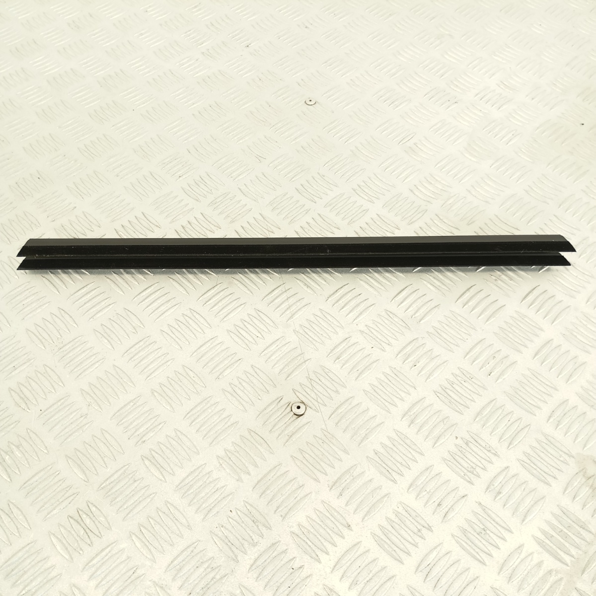 Guarnizione raschiavetro sinistra esterna BMW X2 F39 2017-2023 7420847-05