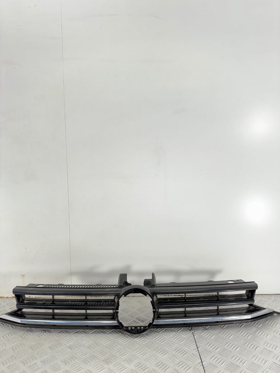 Griglia Frontale VW Golf 7 2012–2017 con foro sensore OEM 5TA853653B