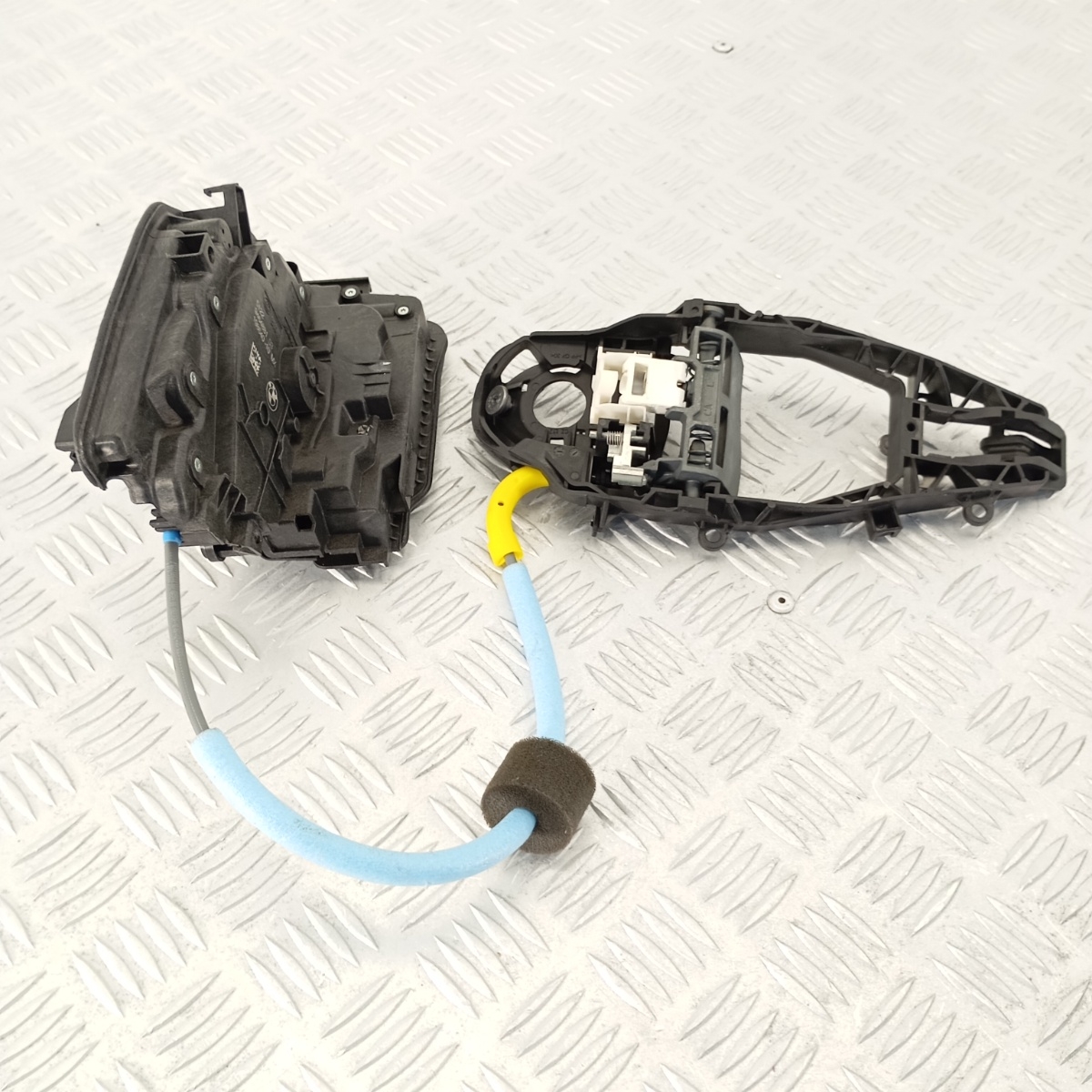 Serratura Porta Posteriore Sinistra BMW X5 X6 X7 G05 G06 G07 51229464881 - immagine 2
