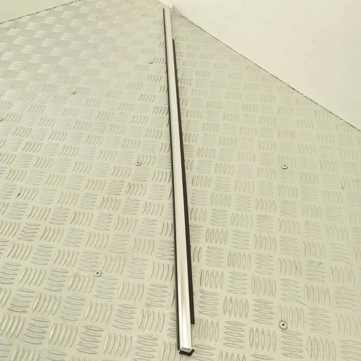 Profilo Finestrino Posteriore Sinistro Audi Q7 SQ7 4M08537633Q7 - immagine 2