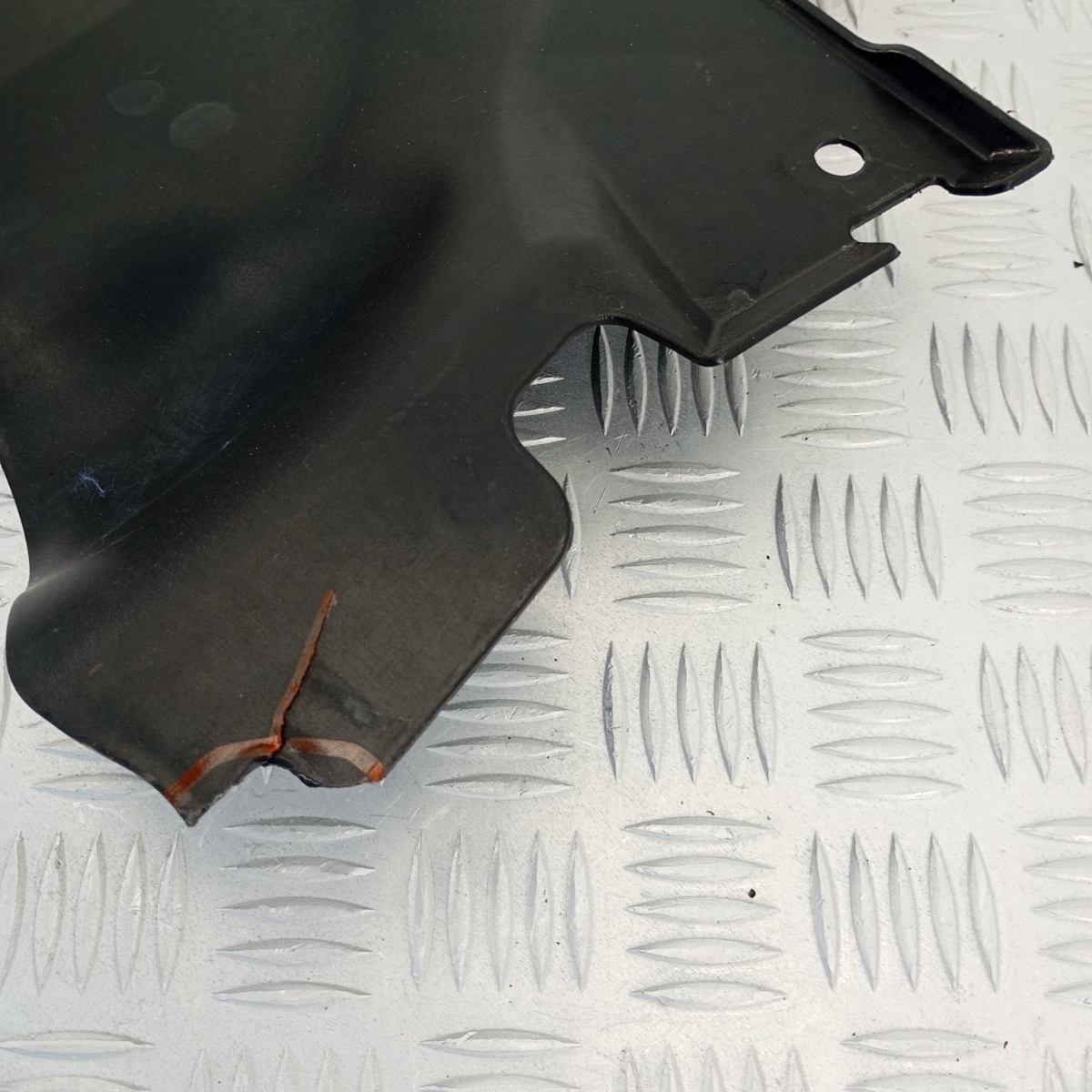 Carter Sottoscocca Posteriore Sinistro Alfa Stelvio 2021 OEM 50555608 - immagine 2
