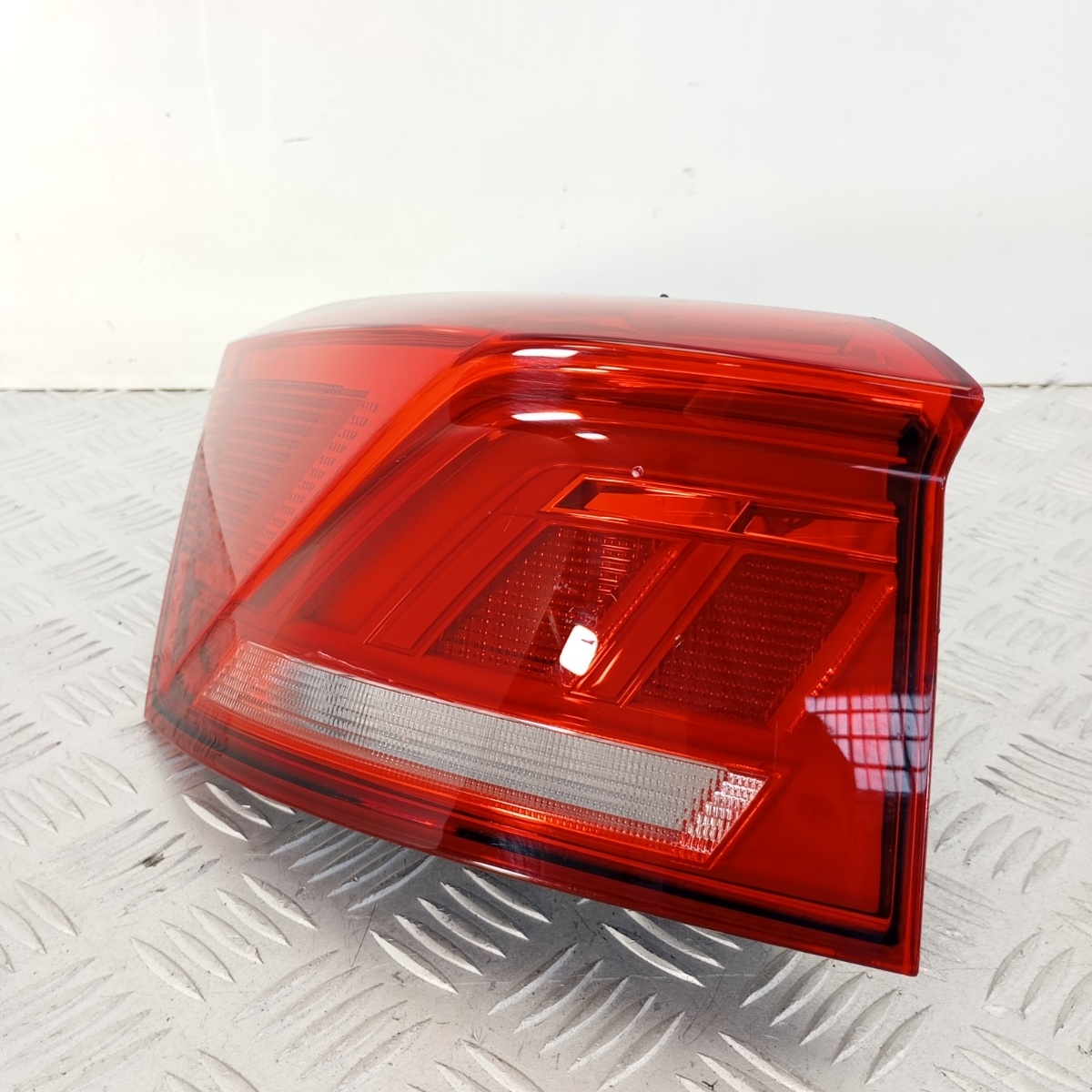 Fanale Posteriore Sinistro LED Volkswagen T-Roc 2017–2022  2GA945095