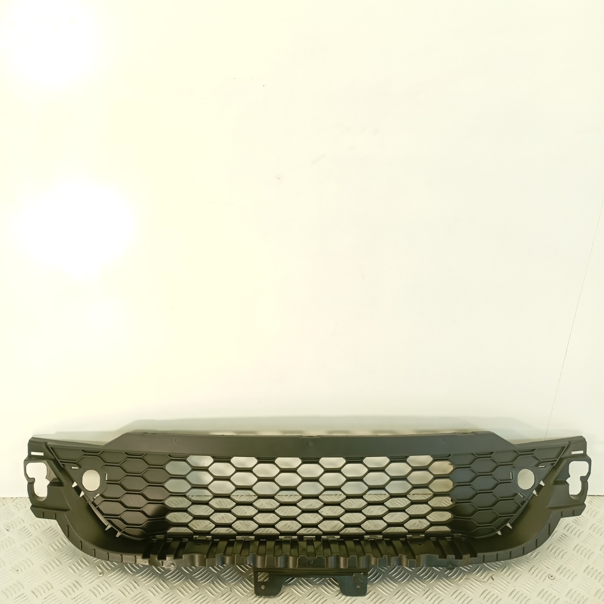 Griglia Inferiore Paraurti Anteriore Iveco Daily VI VII 2016–2023 5801529764 - immagine 2