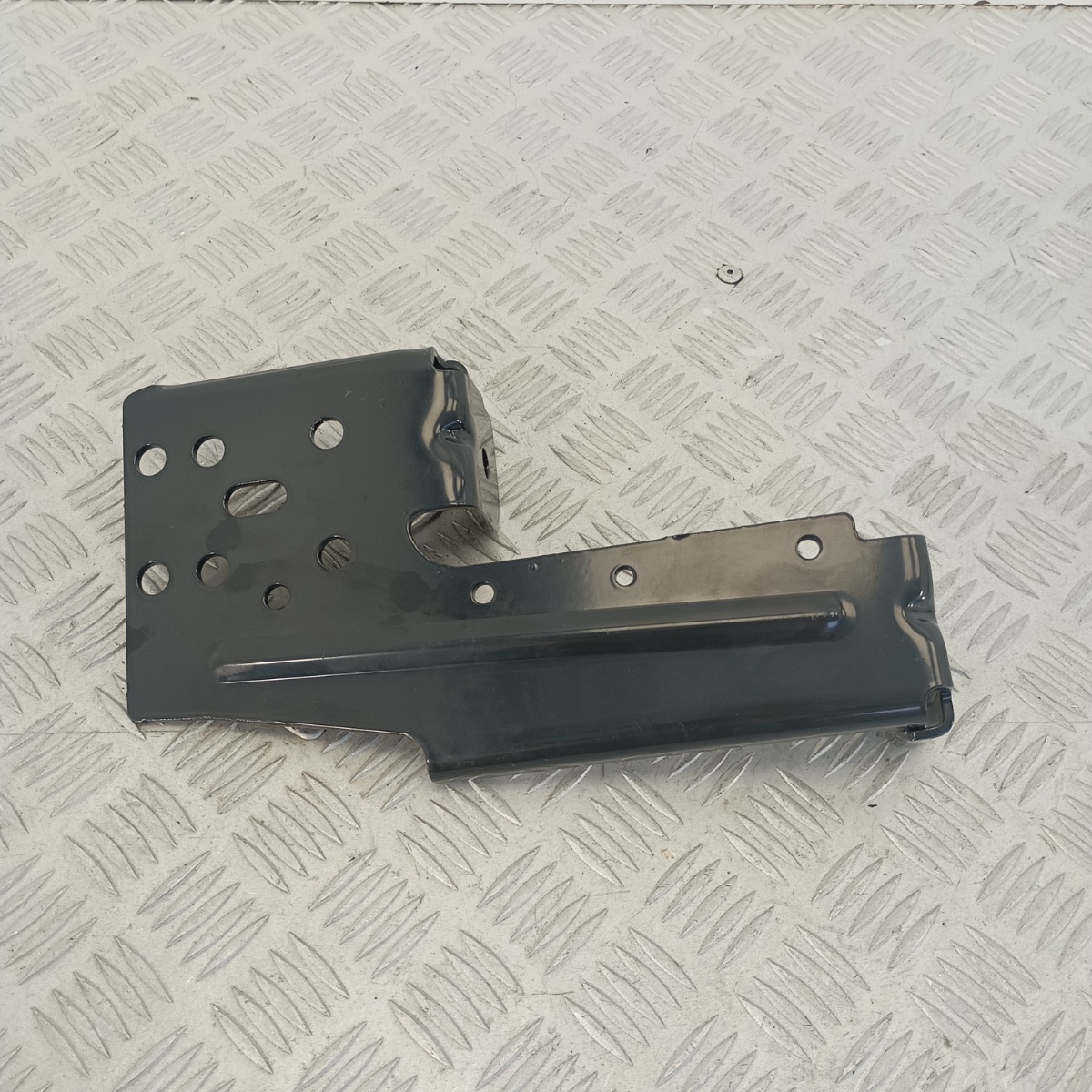 Supporto Radiatore Anteriore Sinistro Iveco Daily 2014–2023 OEM 5803250188 - immagine 6