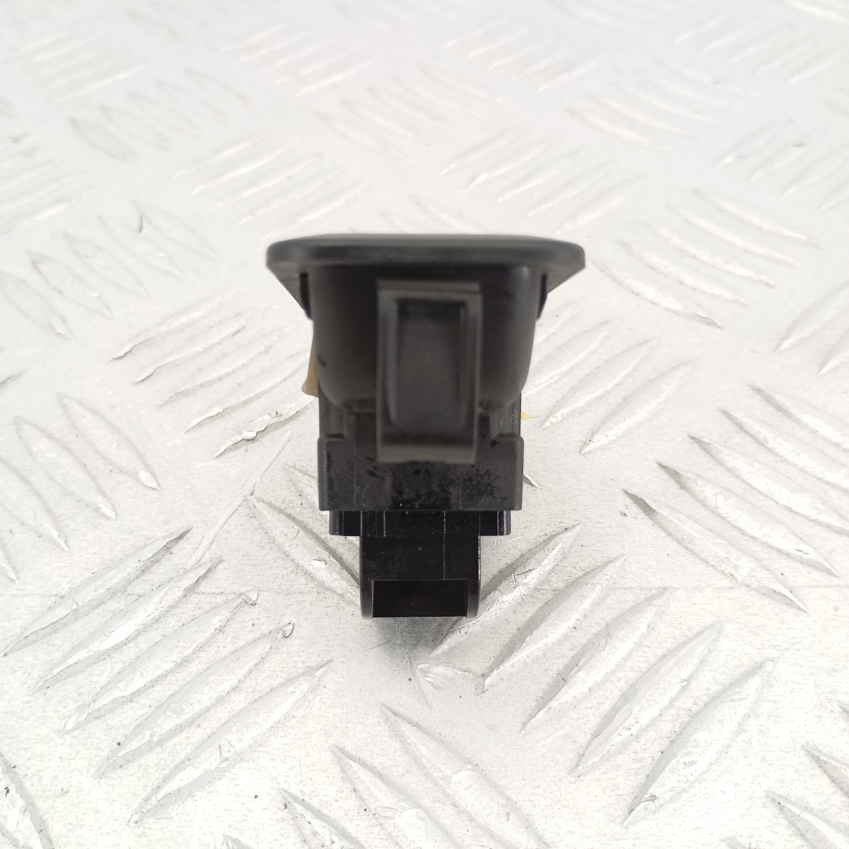 Interruttore apertura bagagliaio Audi A4 A5 Q5 2016-2023 4M0959831A - immagine 9