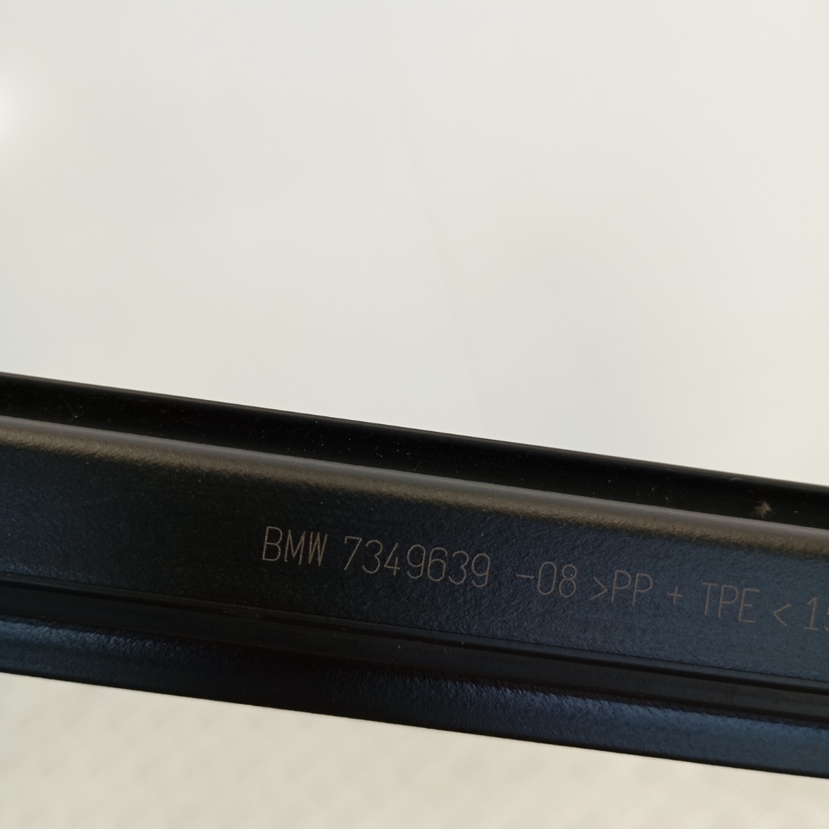 Guarnizione raschiavetri porta anteriore sinistra BMW X2 F39 2017-2023 7349639 - immagine 6