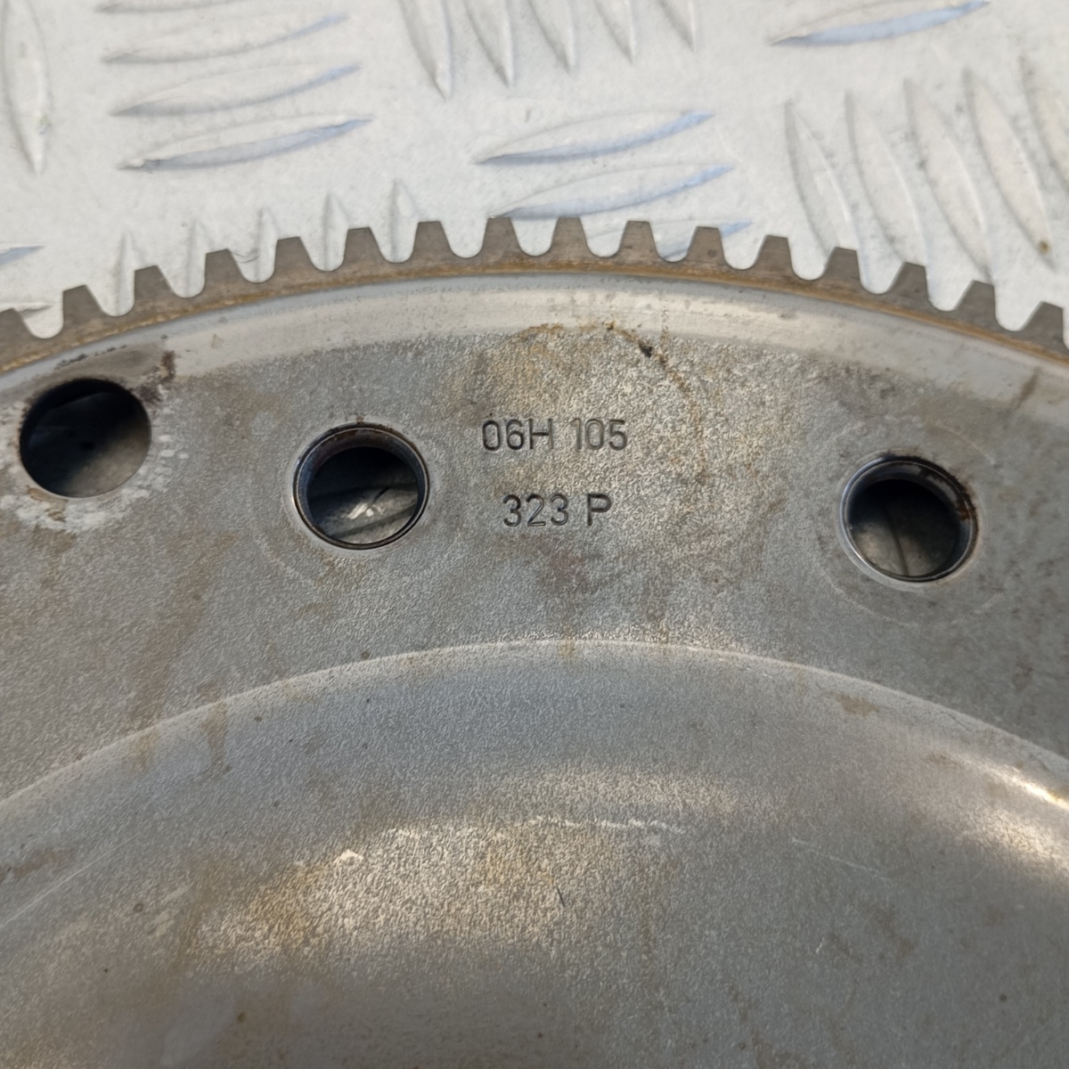 Volano frizione Audi A4 A5 A6 Q5 1.8 2.0 TFSI 2007-2018 06H105323P - immagine 4