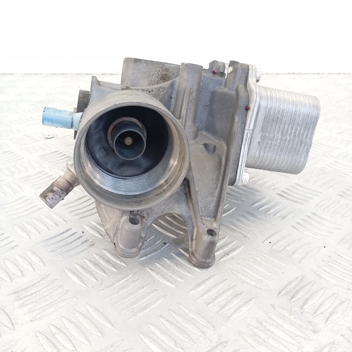 Radiatore olio con supporto filtro Audi VW Seat Skoda Porsche 1.8 / 2.0 TSI 06L117021C - immagine 5