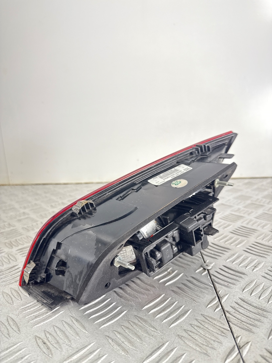 Fanale Interno Posteriore Sinistro Audi A3 8V Sportback OEM 8V4945093 - immagine 3