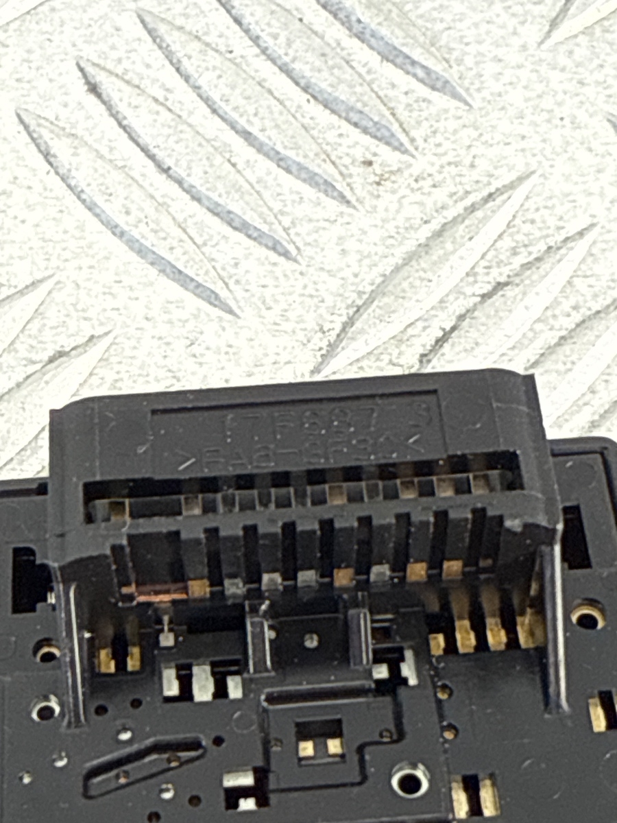 Devio Luci Comando Indicatori Mazda 6 III GJ GL 17J686 17J657 - immagine 2
