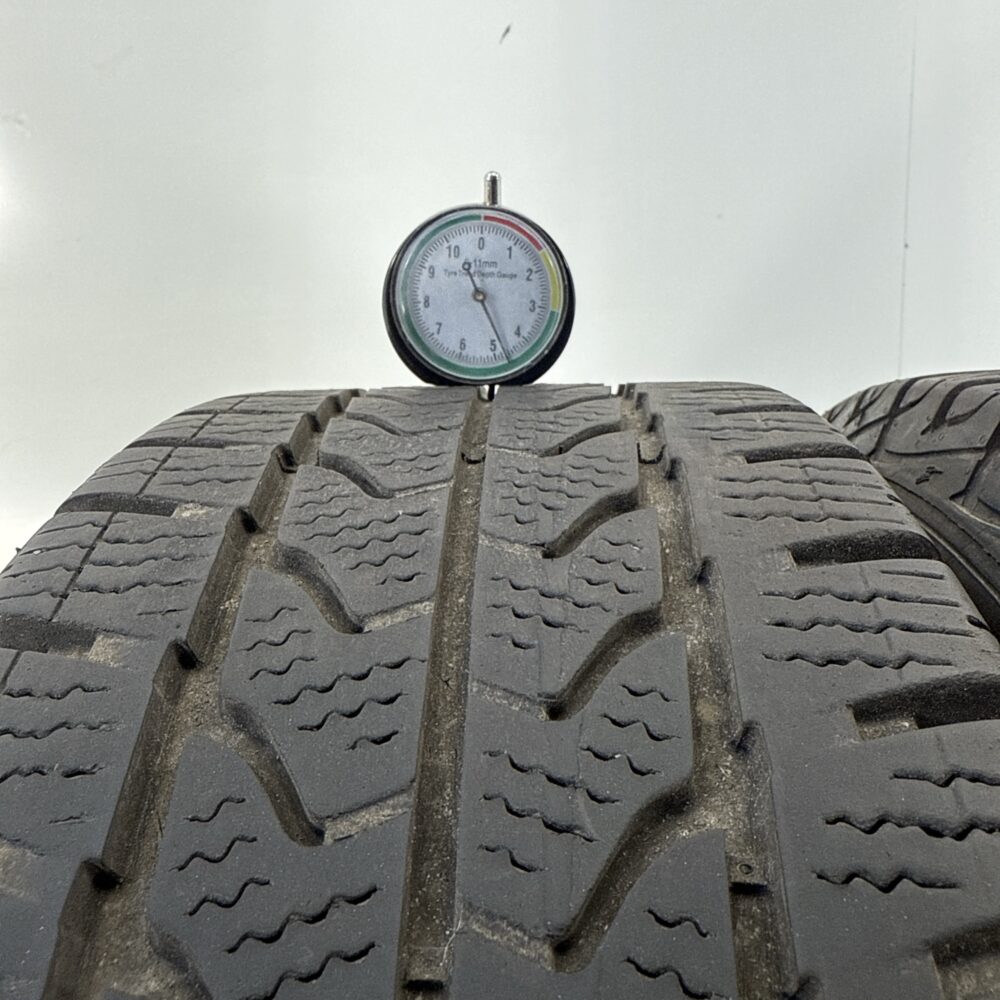 Pneumatici Usati 195 70 R15C 104/102S Goodyear Ultra Grip Cargo Invernali - immagine 2