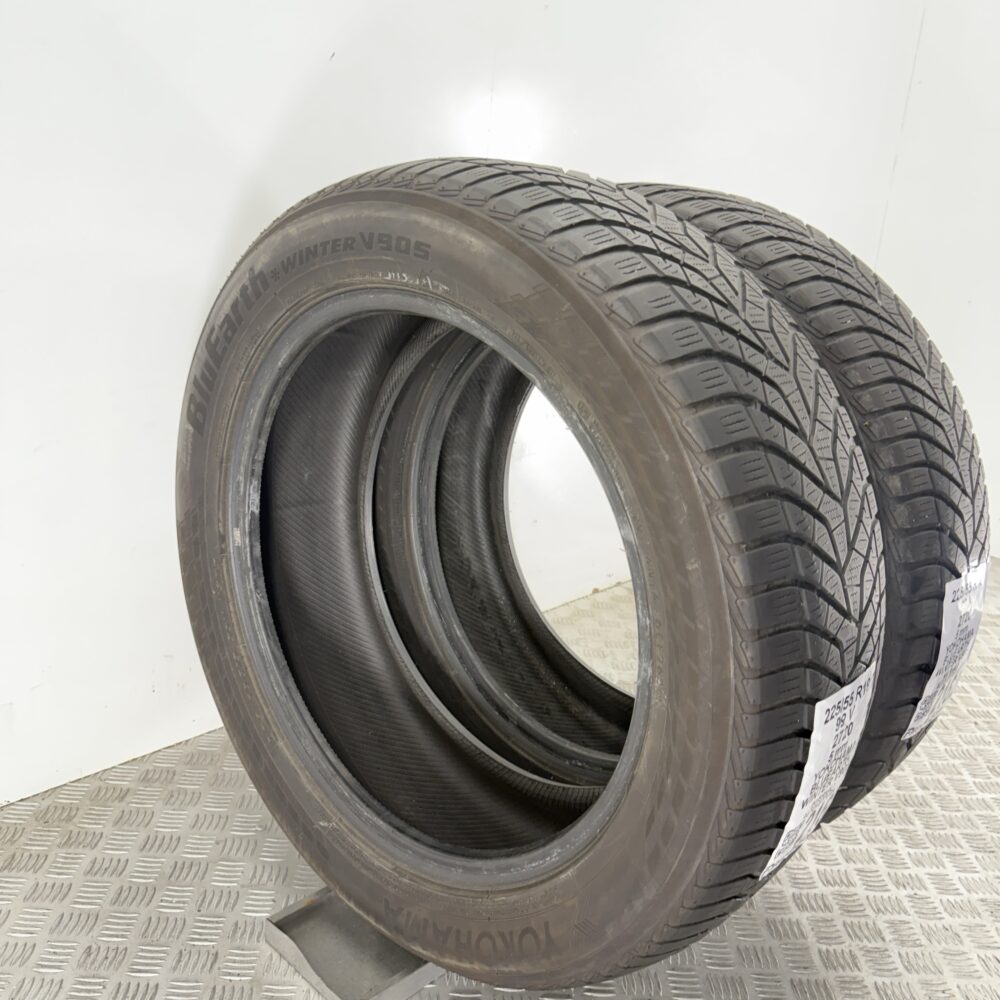 Gomme Usate 225 55 R19 99V Yokohama BluEarth Winter V905 71% Invernali - immagine 5