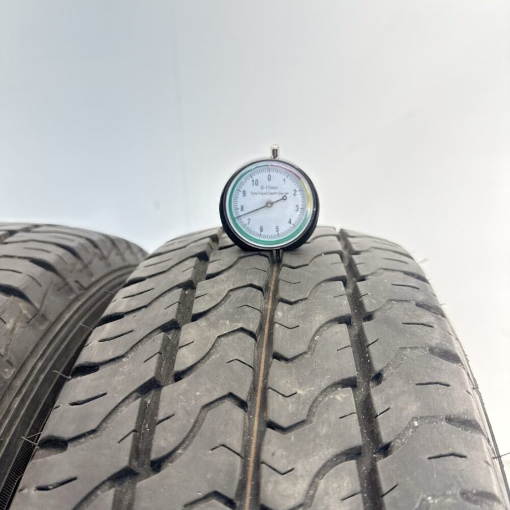 Pneumatici Usati 195 70 R15C 104 102S Dunlop EconoDrive 99% Invernali - immagine 2