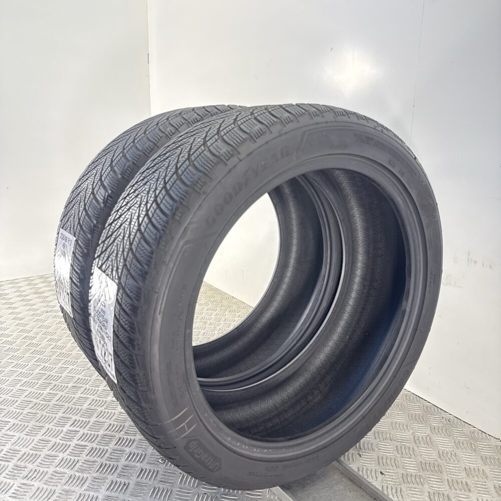 Gomme Usate 235 45 R19 99V Goodyear UltraGrip Performance3 81% Invernali - immagine 5