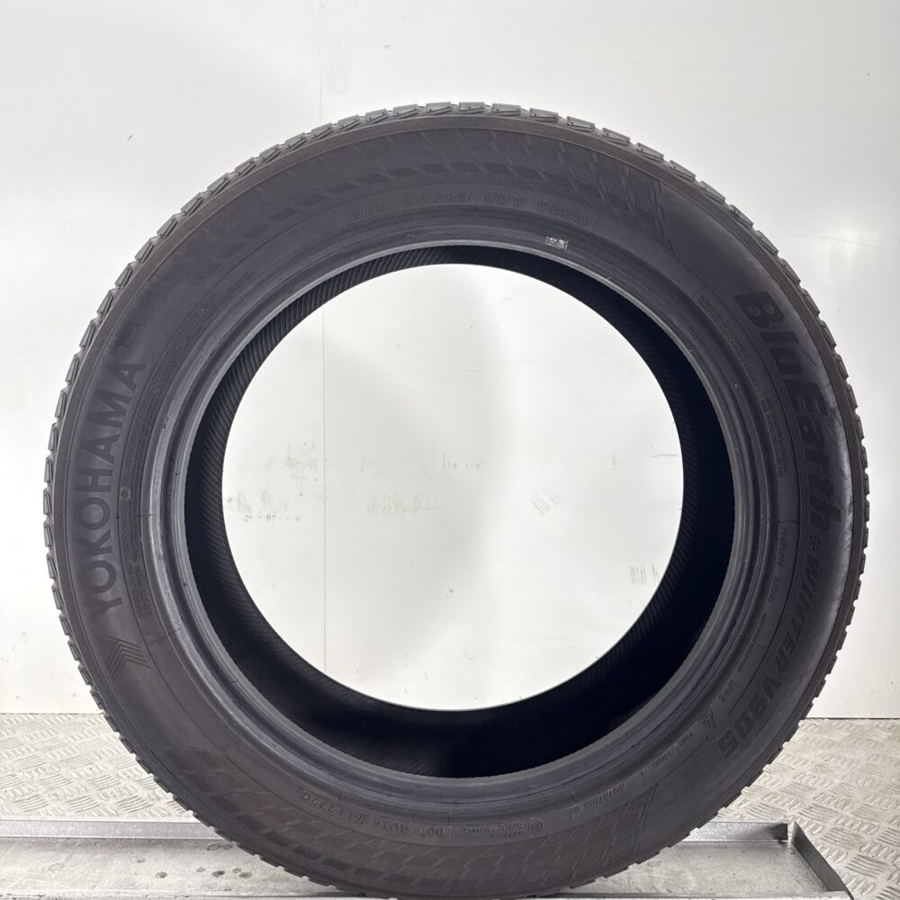 Gomme Usate 225 55 R19 99V Yokohama BluEarth Winter V905 71% Invernali - immagine 12