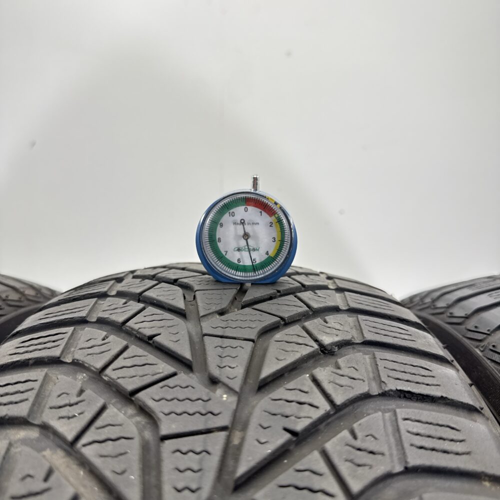 Gomme Usate 225 55 R19 99V Yokohama BluEarth Winter V905 71% Invernali - immagine 2