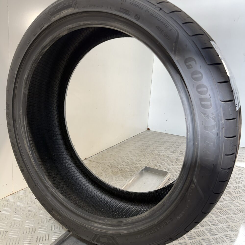 Gomma Usata 215 45 R20 95T Goodyear EfficientGrip Performance 89% Estiva - immagine 6