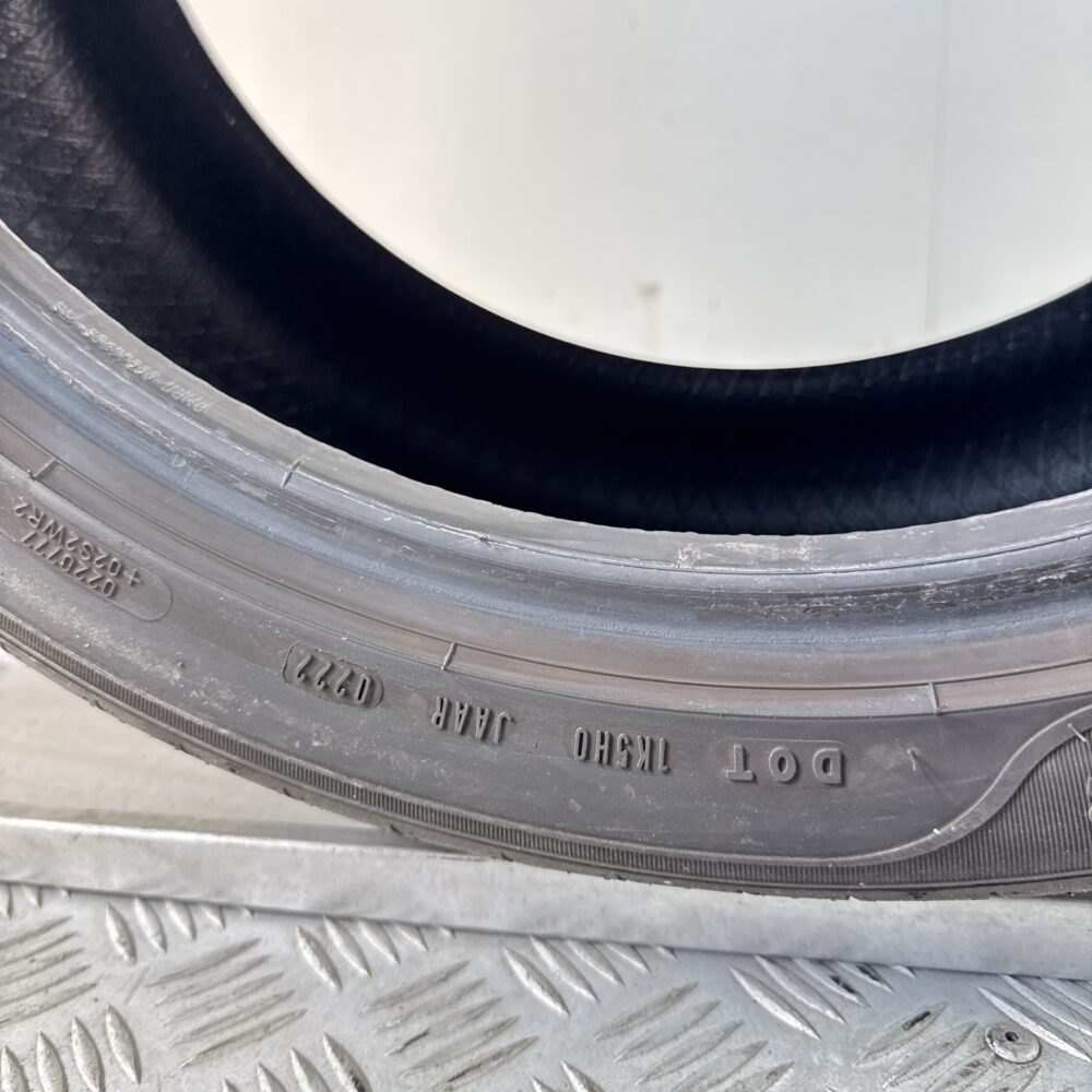 Gomma Usata 235 45 R18 98Y Sava Intensa UHP 2 Estiva - immagine 4