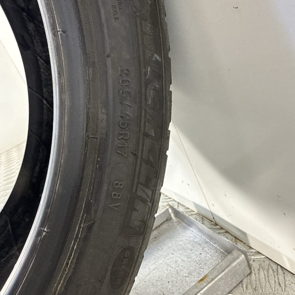 Gomma Usata 205 45 R17 88V Michelin Primacy 3 Estiva - immagine 4