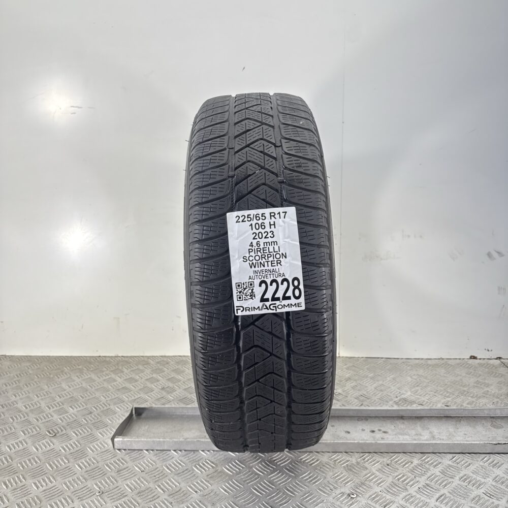 Gomma Usata 225 65 R17 106H Pirelli Scorpion Winter Invernale