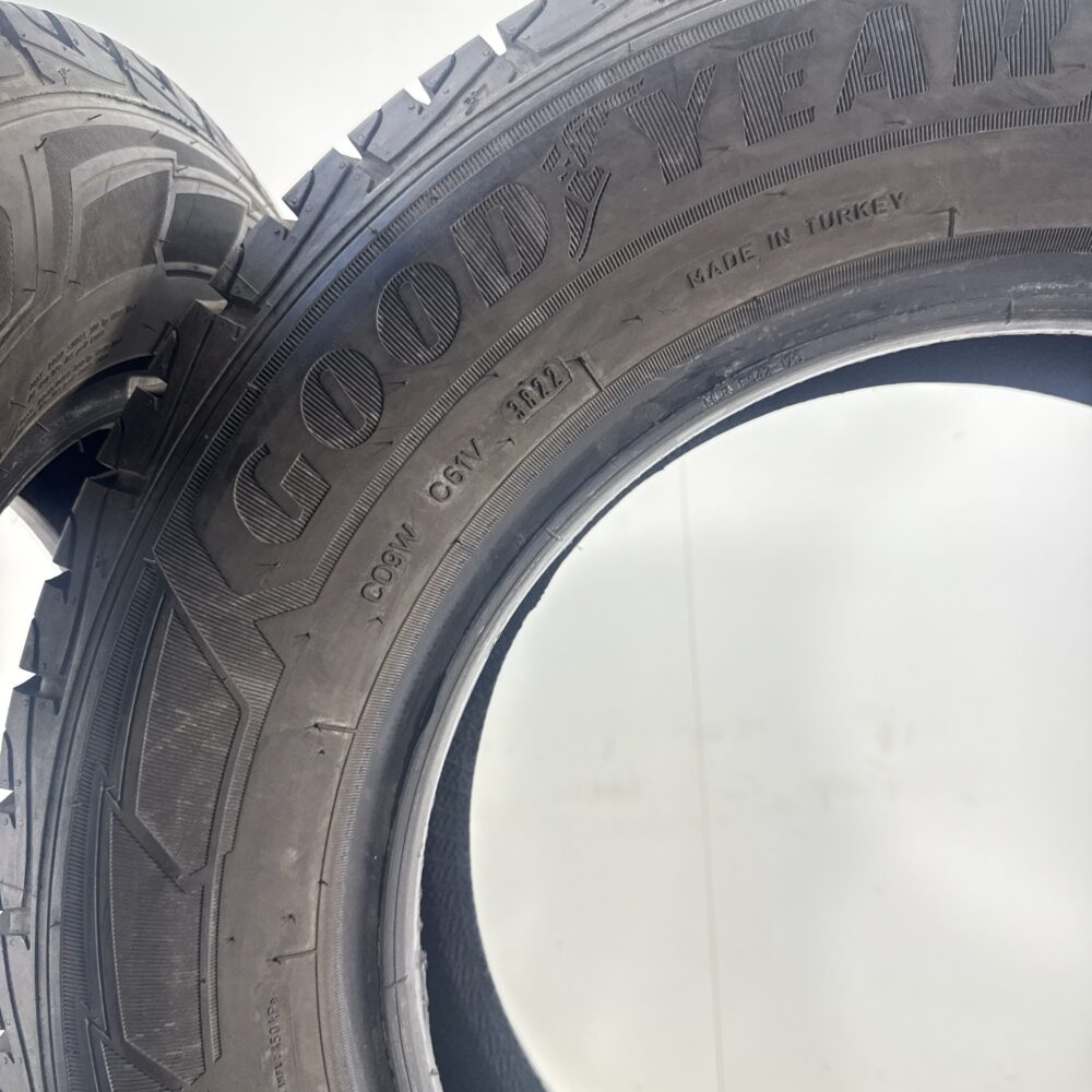 Pneumatici Usati 195 70 R15C 104/102S Goodyear Ultra Grip Cargo Invernali - immagine 5