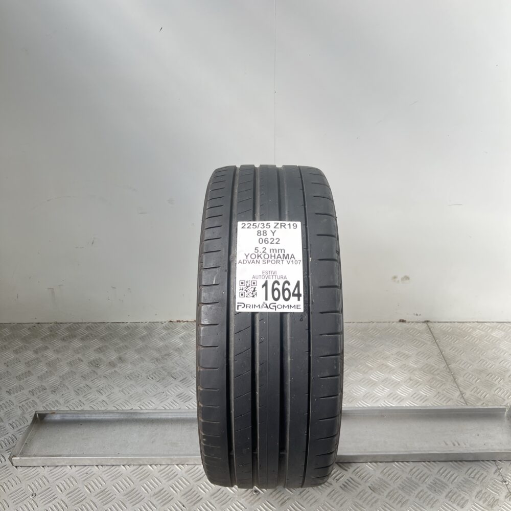 Gomma Usata 225 35 ZR19 88Y Yokohama Advan Sport V107 74% Estiva
