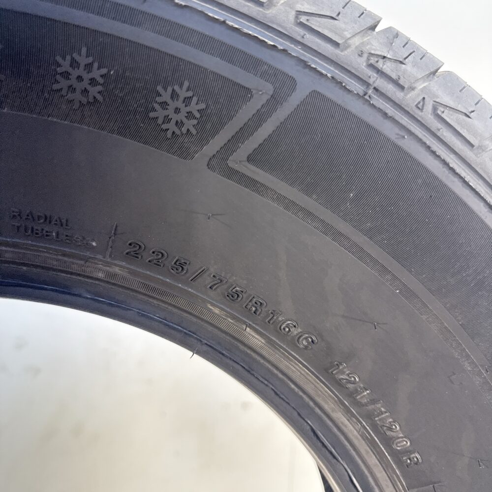 Gomme Usate 225 75 R16C 121/120R Tracmah X-Privilo VS450 Invernali - immagine 8