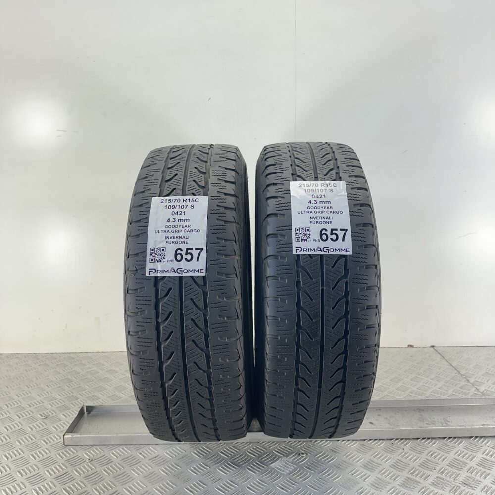 Pneumatici Usati 215 70 R15C 109/107S Goodyear Ultra Grip Cargo Invernali