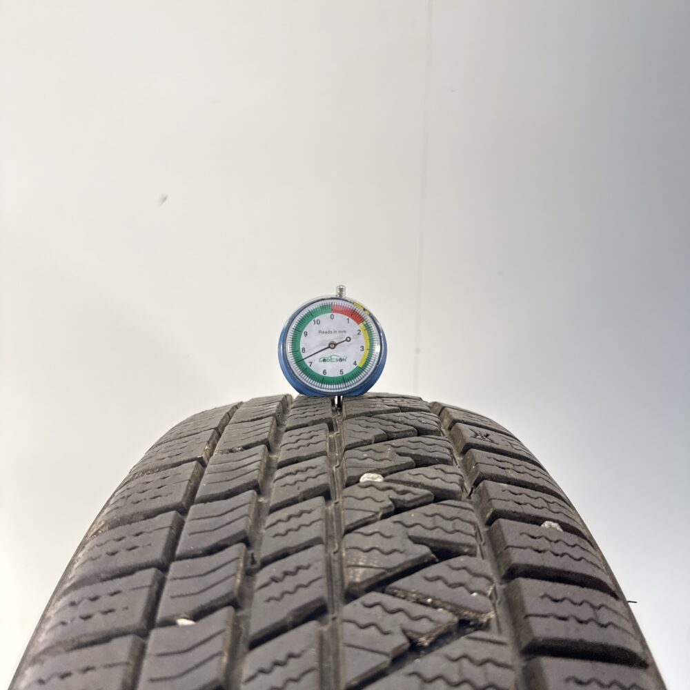 Gomma Usata 205 70 R15 96T Kumho Wintercraft WS71 SUV 94% Invernale - immagine 2