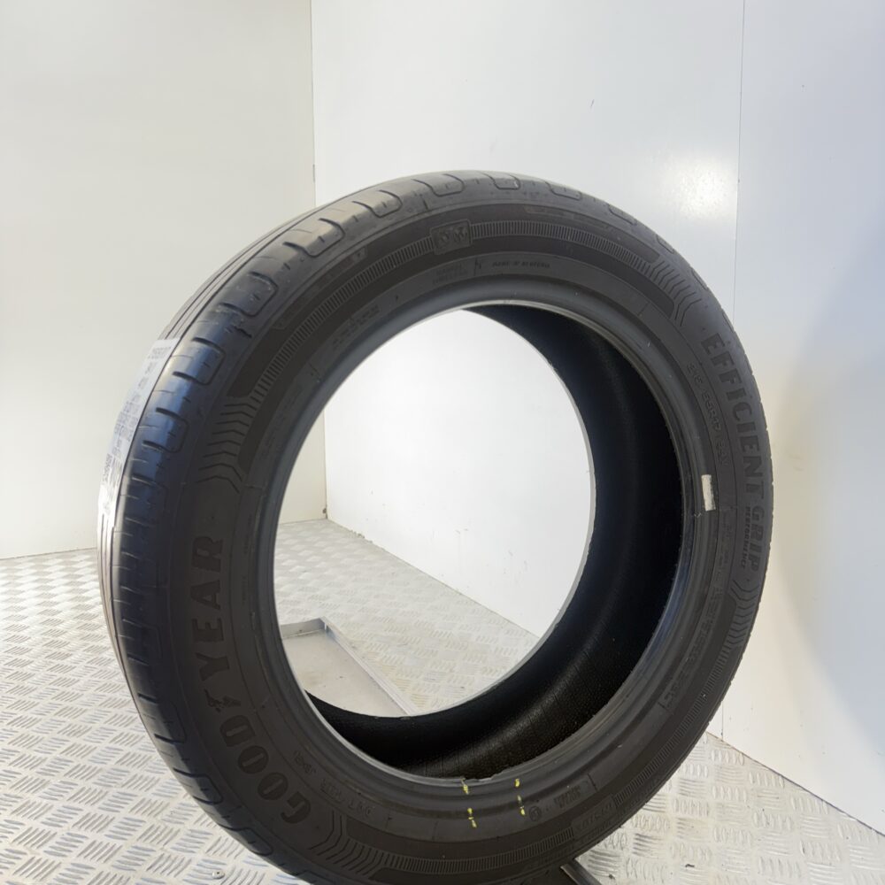 Gomma Usata 215 55 R17 94V Goodyear EfficientGrip Performance 71% Estivo - immagine 4