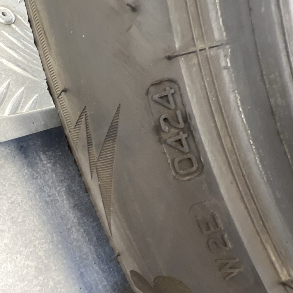 Gomma Usata 215 55 R17 98V Bridgestone Blizzak LM005 79% Invernale - immagine 6