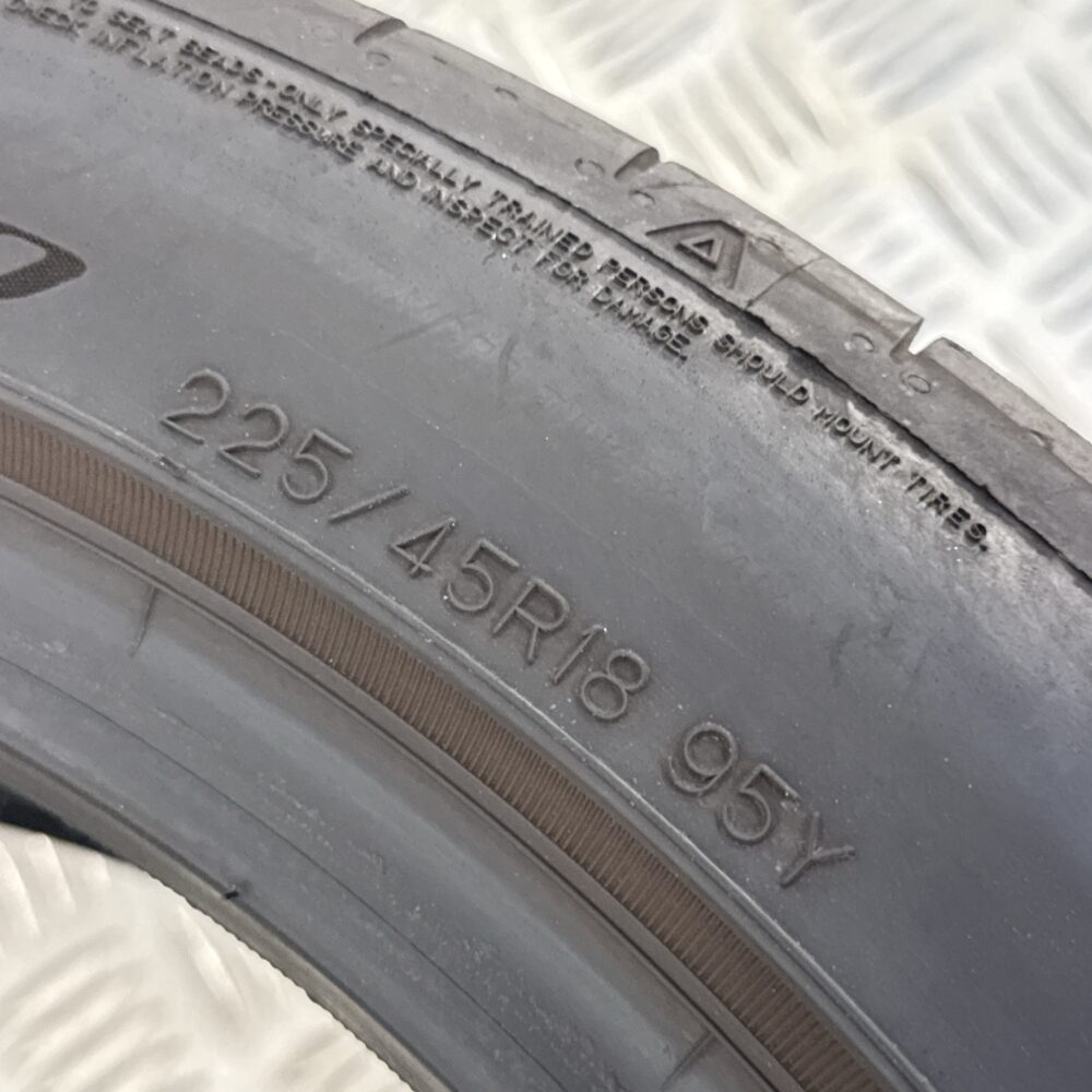 Gomma Usata 225 45 R18 XL 95Y Falken Azenis FK520 Estivo - immagine 9
