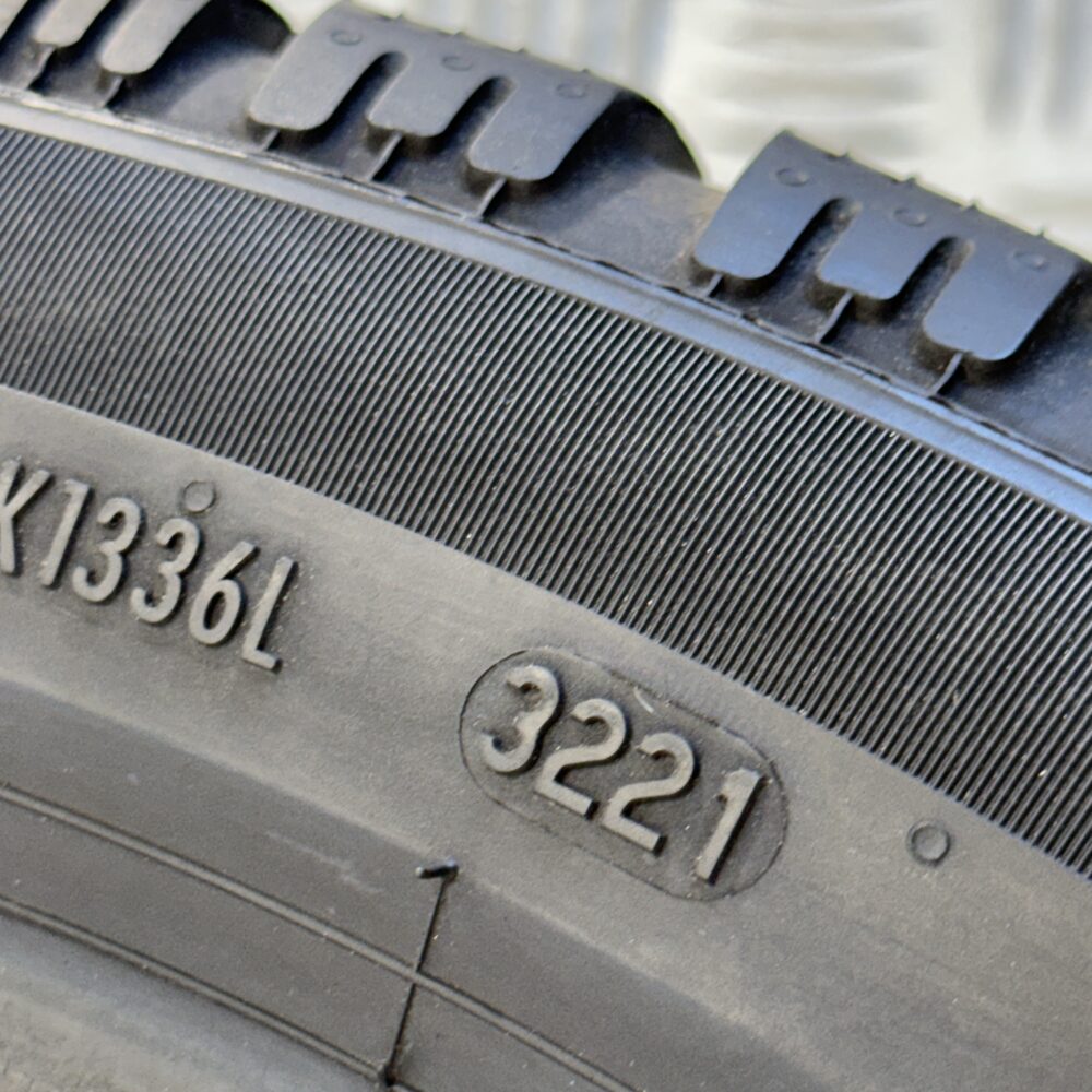 Gomme Usate 225 45 R18 XL 95V Pirelli Winter 2 Cinturato 83% Invernali - immagine 10