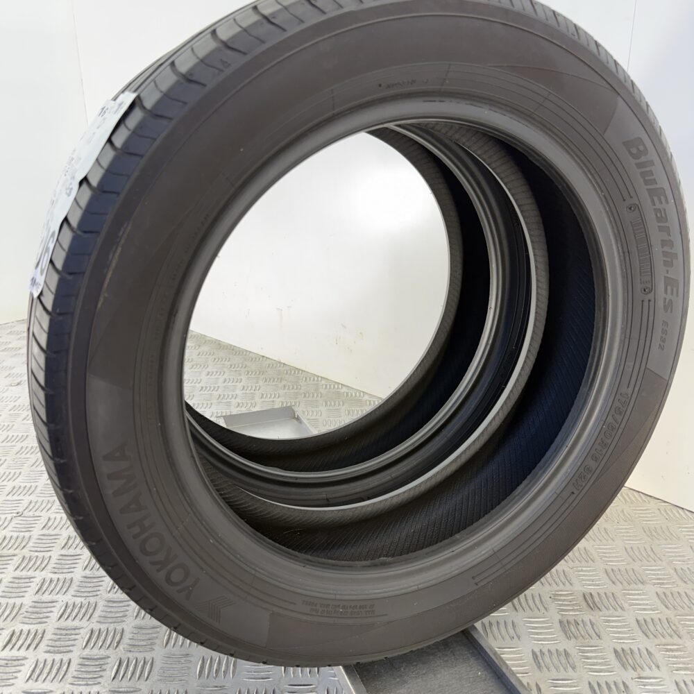 Gomme Usate 175 60 R16 82H Yokohama BLUEARTH-Es ES32 Estive - immagine 5