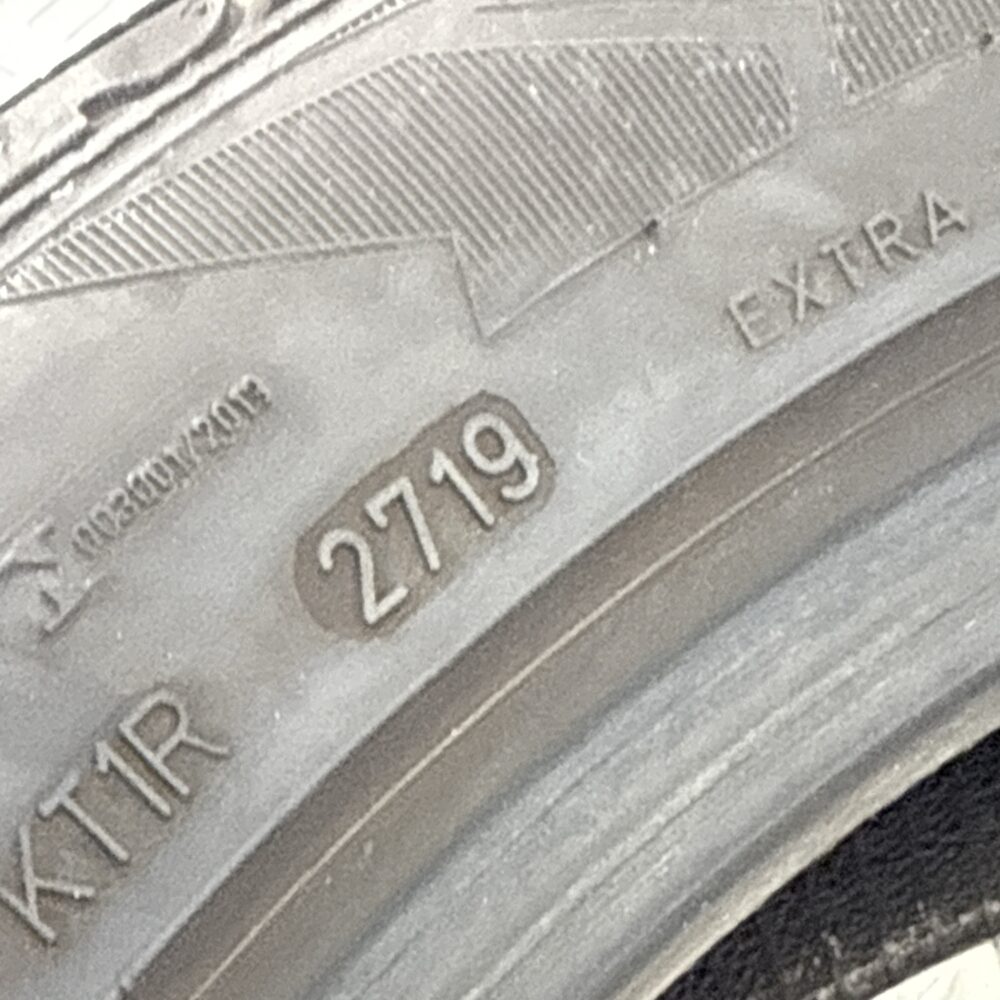 Gomma Usata 245 45 R18 XL 100V Goodyear Ultragrip 8 RunFlat Invernale - immagine 9