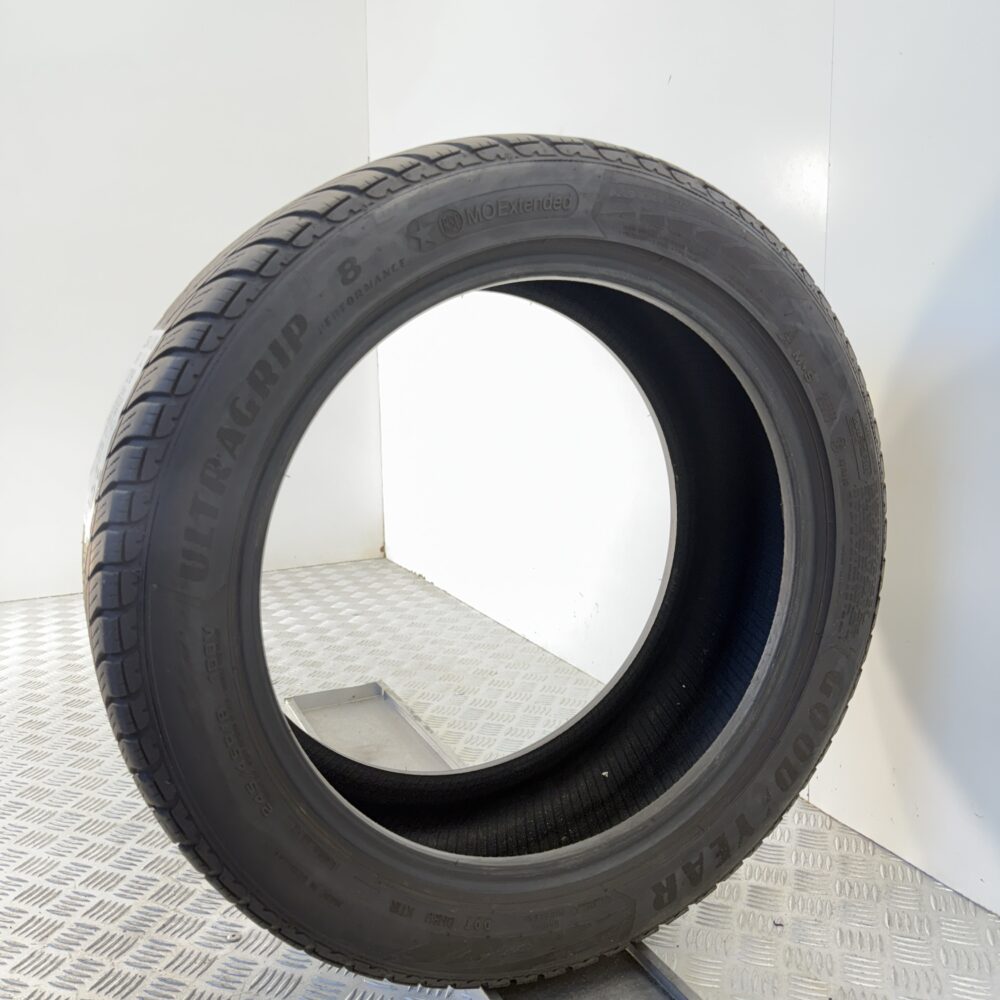 Gomma Usata 245 45 R18 XL 100V Goodyear Ultragrip 8 RunFlat Invernale - immagine 4