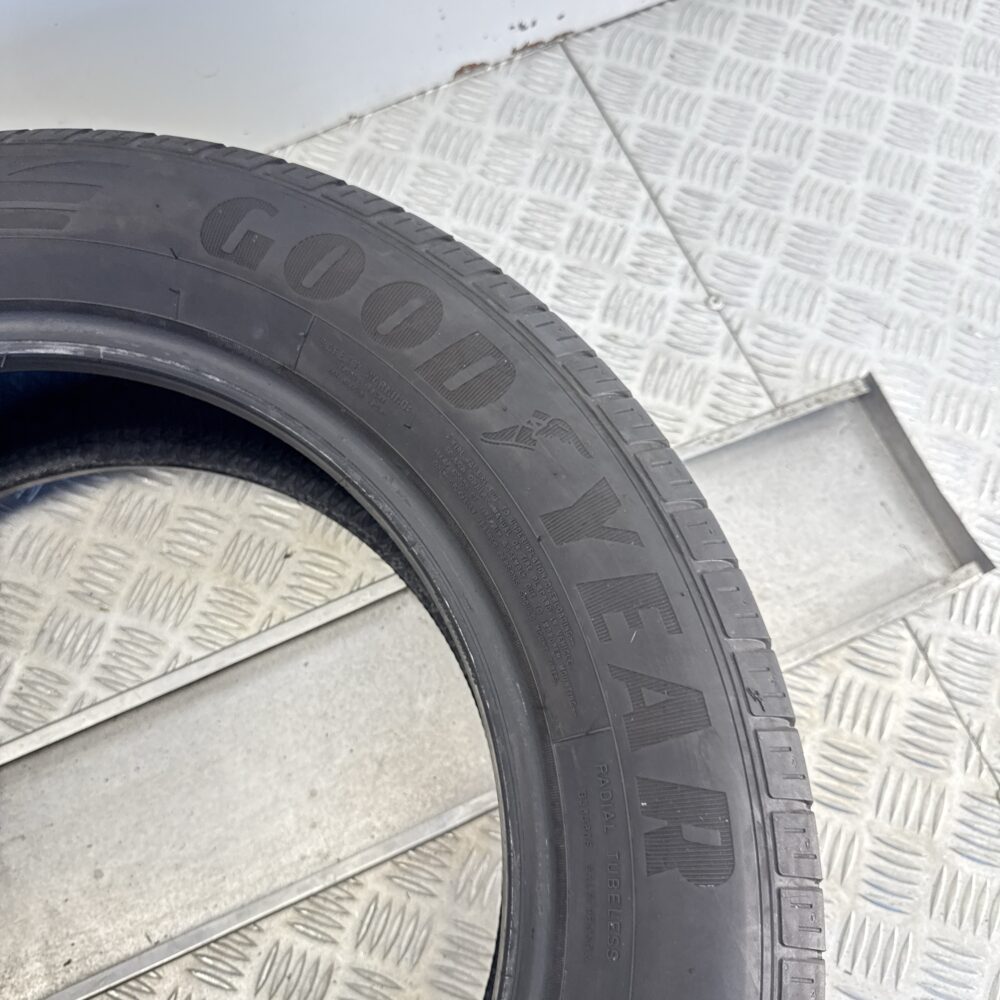 Gomme Usate 215 60 R17 96H Goodyear Efficient Grip SUV 4X4 Estive - immagine 8