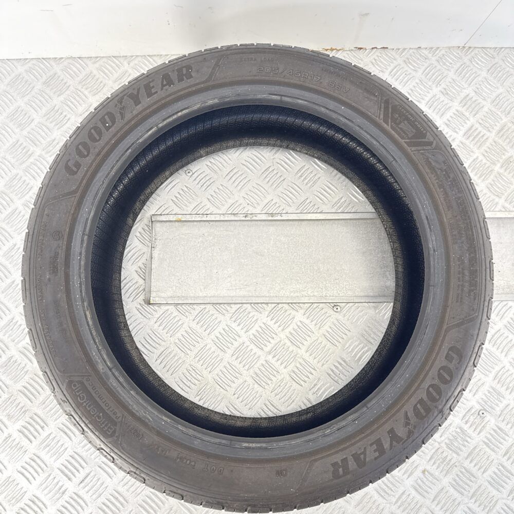 Gomma Usata 205 45 R17 88V Goodyear EfficientGrip Performance 86% Estivo - immagine 6