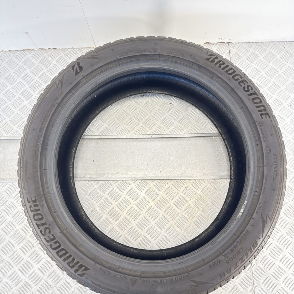 Gomma Usata 215 50 R19 93T Bridgestone Blizzak LM005 Invernale - immagine 6