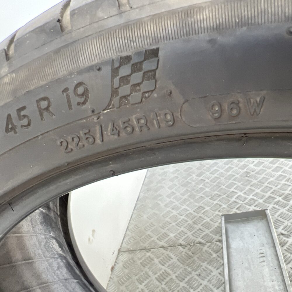 Pneumatico Usato 225 45 R19 96W MICHELIN Pilot Sport 4 Estivo - immagine 8