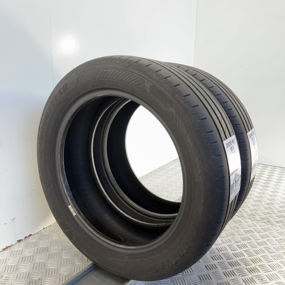 Gomme Usate 205 55 R17 95V Goodyear Efficient Grip Performance 2 Estive - immagine 5